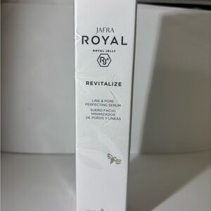 JAFRA Royal Revitalize Serum - White